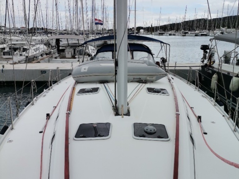 Charter a Bénéteau Cyclades 50.5 in Sukošan on Samboat