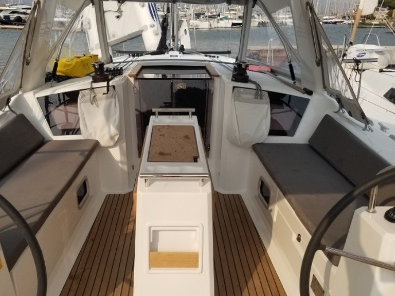 Hire a Bénéteau Oceanis 38.1 Fethiye