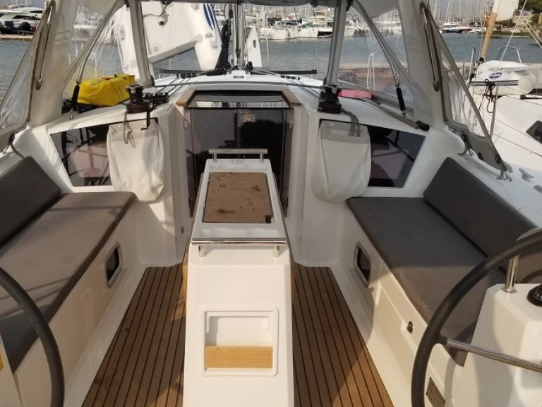 Hire a Bénéteau Oceanis 38.1 Fethiye
