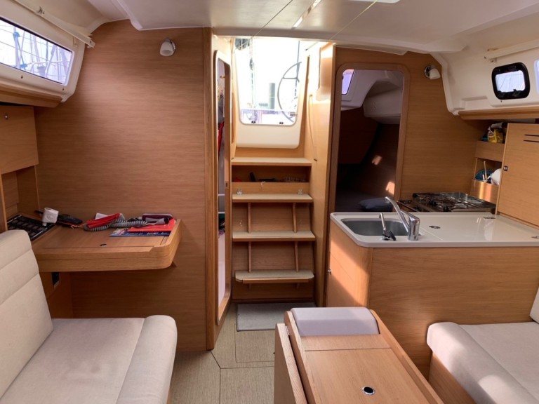 Yacht hire La Trinité-sur-Mer cheap Dufour 310