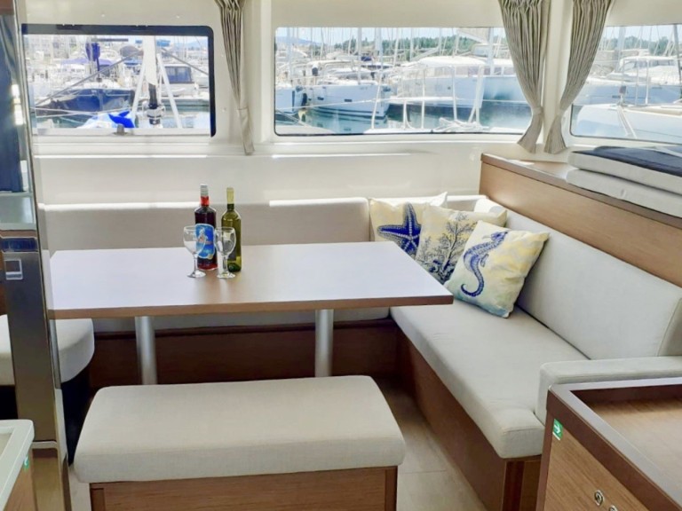 Yacht charter Šibenik - Lagoon Lagoon 46 on SamBoat