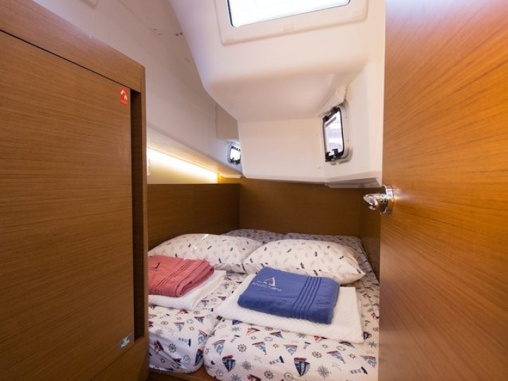 Hire a Jeanneau Sun Odyssey 410 Fethiye