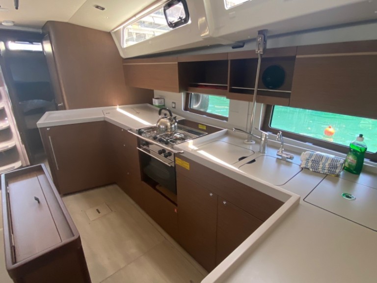 Hire Sailboat Bénéteau with a boat licence