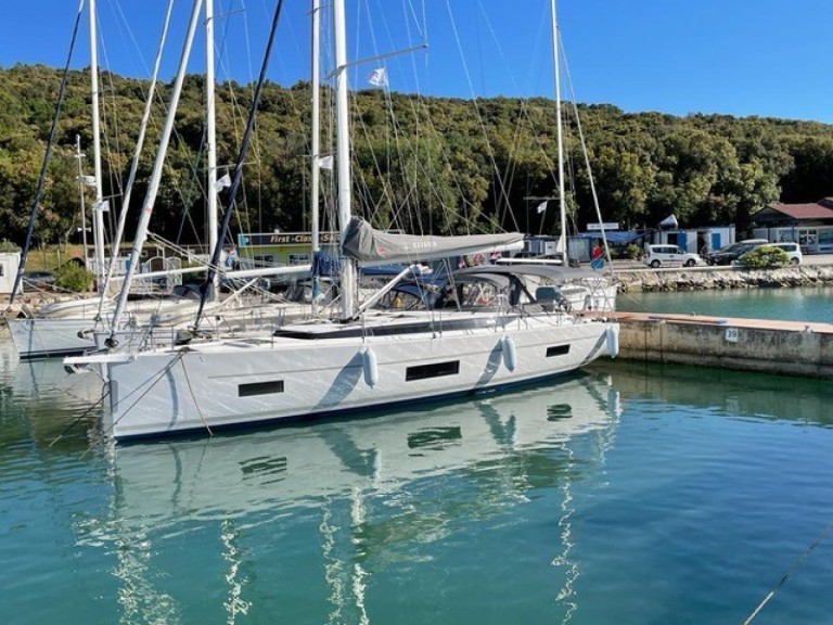 Hire Sailboat with or without skipper Bavaria Pula