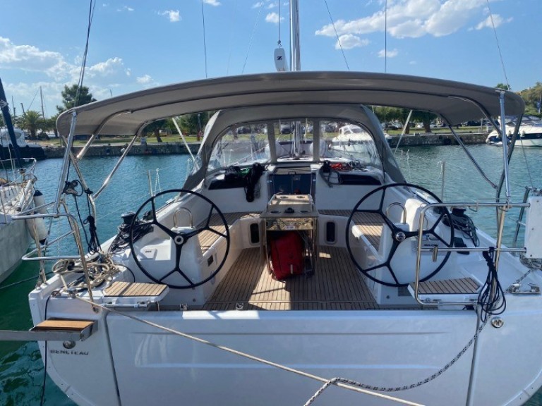 Hire Sailboat with or without skipper Bénéteau Alimos