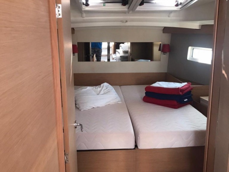 Yacht hire Pula cheap Sun Odyssey 440