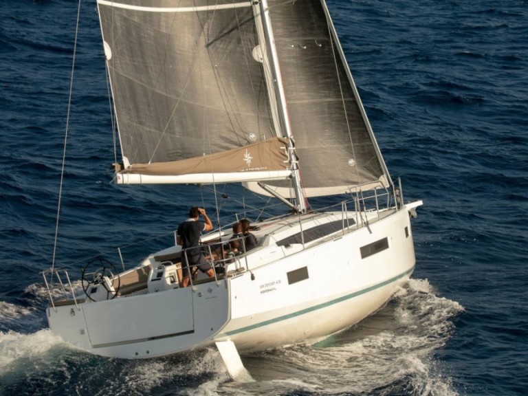 Sailboat to hire Tropea at the best price