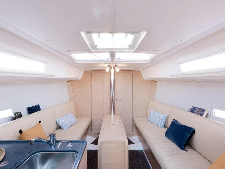 Charter a Dufour Dufour 32 in Marseille on Samboat