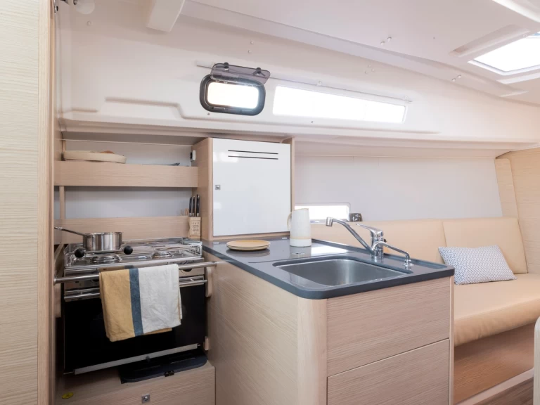 Hire Sailboat with or without skipper Dufour Marseille