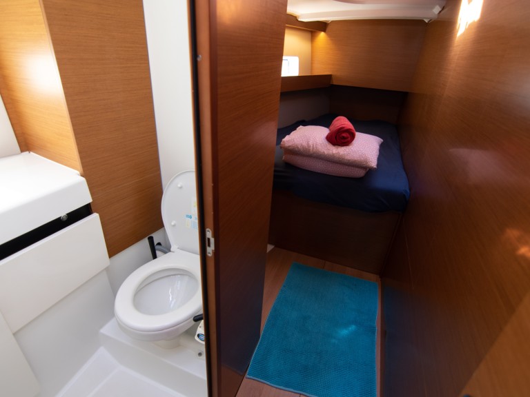 Hire Sailboat with or without skipper Jeanneau Las Galletas