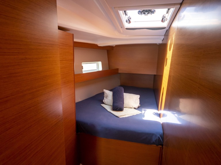 Sailboat to hire Las Galletas at the best price
