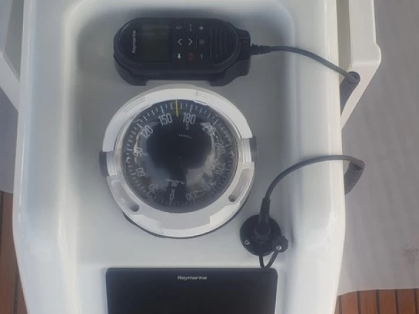 Sailboat hire in Tropea - Jeanneau Sun Odyssey 410