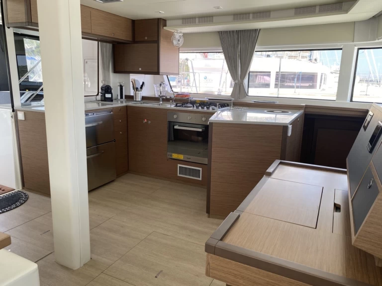 Charter a Lagoon Lagoon 52 F in Cugnana Verde on Samboat