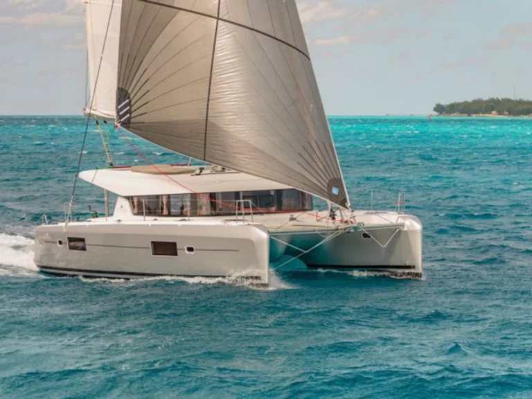 Charter a Lagoon Lagoon 42 in Marmaris on Samboat