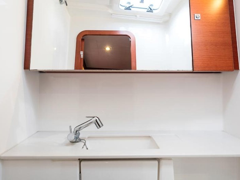 Sailboat to hire Olbia at the best price