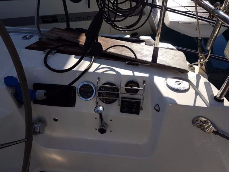 Charter a Bavaria Cruiser 40 in Deme of Volos on Samboat