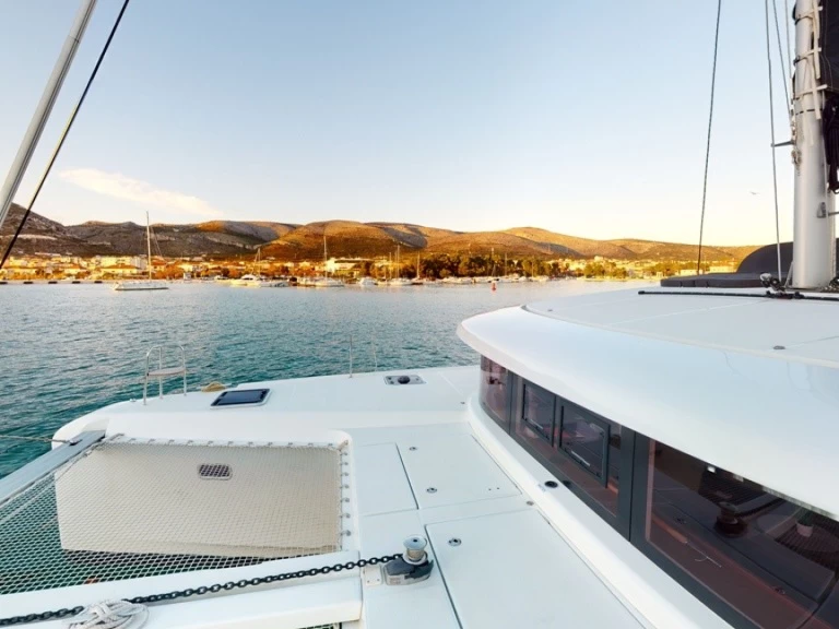 Hire Catamaran with or without skipper Lagoon Trogir
