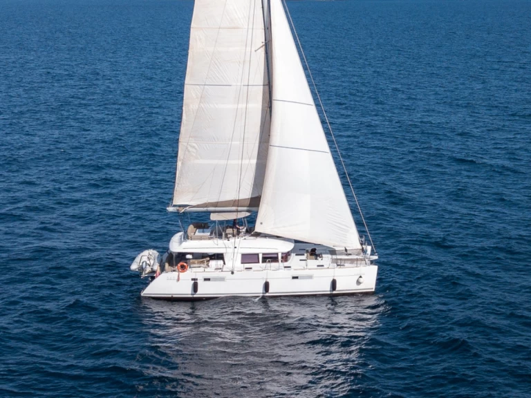 Catamaran to hire Barcelona at the best price