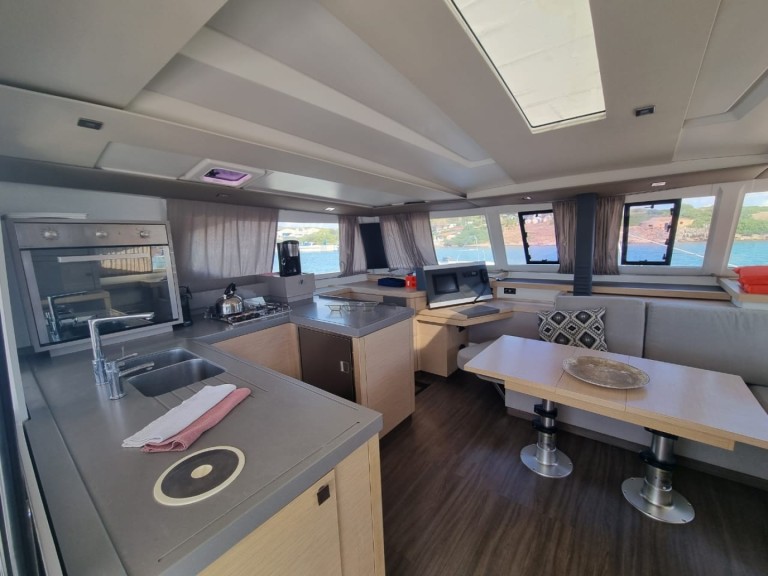 Hire a Fountaine Pajot Astrea 42 Lávrio