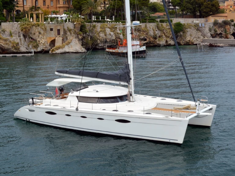 Catamaran to hire Palermo at the best price