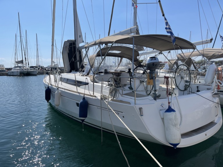 Hire Sailboat with or without skipper Jeanneau Alimos