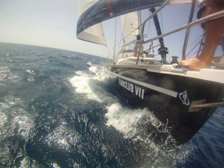 Hire Sailboat Ocean Yachts with a boat licence