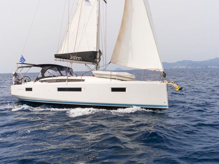 Sailboat hire in Skiathos - Jeanneau Sun Odyssey 410