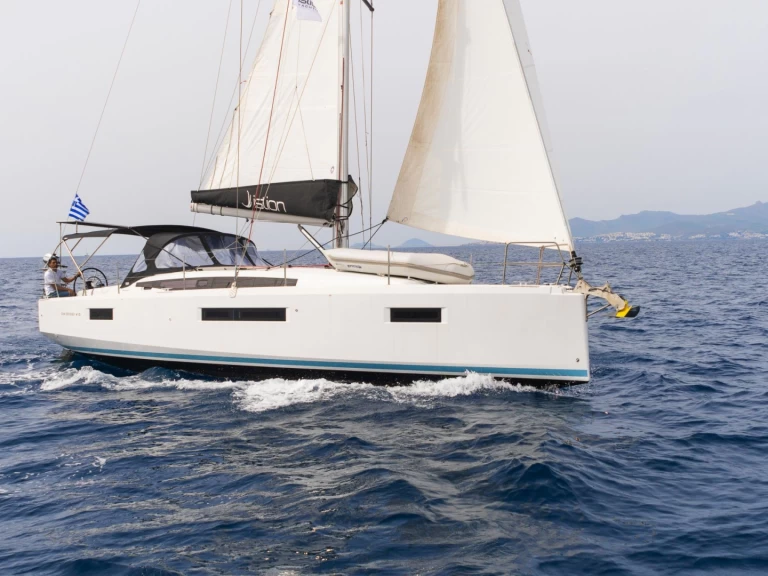 Sailboat hire in Skiathos - Jeanneau Sun Odyssey 410