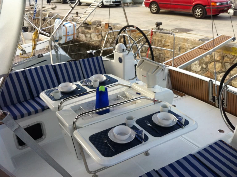Sailboat hire in Alimos - Jeanneau Sun Odyssey 469