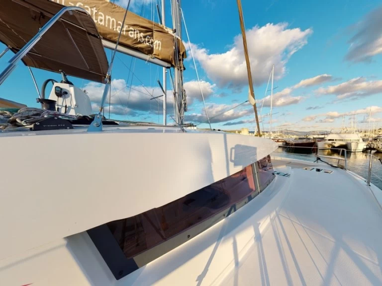 Hire Catamaran Bali with a boat licence