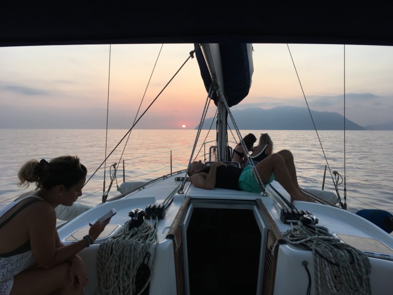 Yacht charter Milazzo - Bénéteau Cyclades 393 on SamBoat