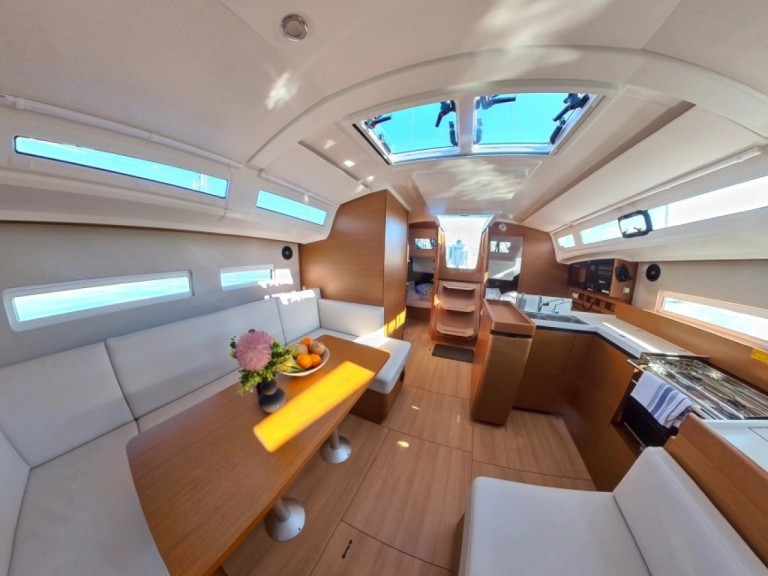 Yacht charter Pirovac - Jeanneau Sun Odyssey 410 on SamBoat