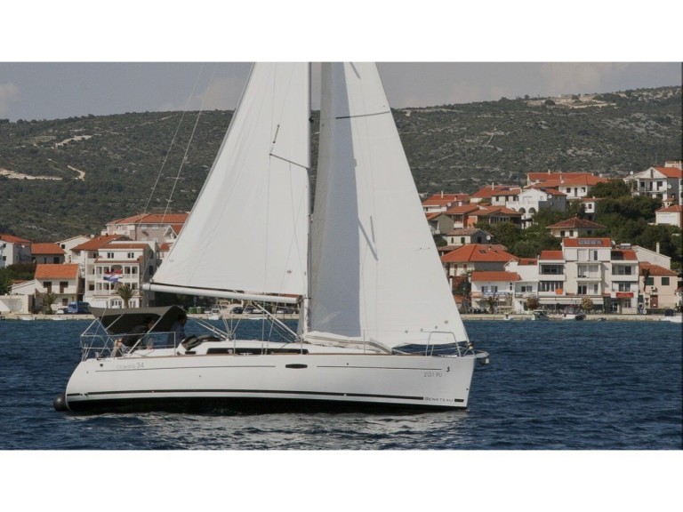Bénéteau Oceanis 34 charter bareboat or skippered in  Lefkáda