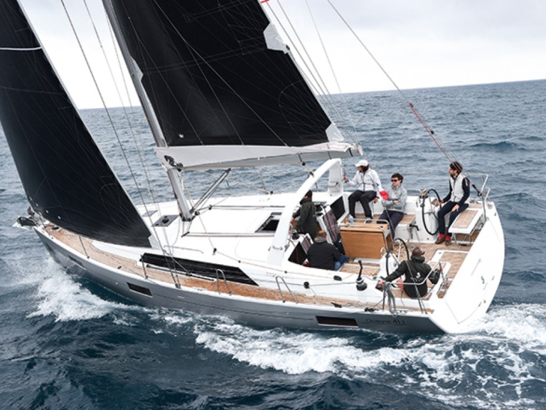 Sailboat hire in Arzon - Bénéteau Oceanis 41.1