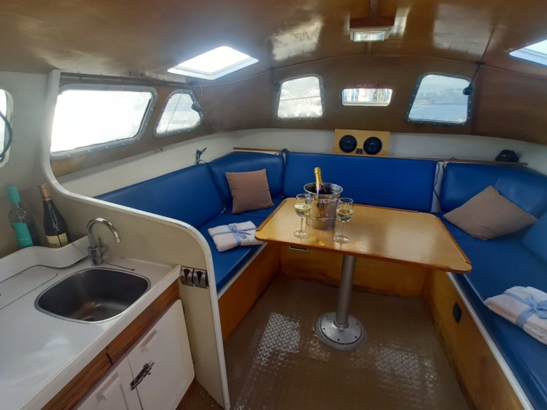 Charter a CUSTOMBUILT CATAMARAN 44 in Ferragudo on Samboat