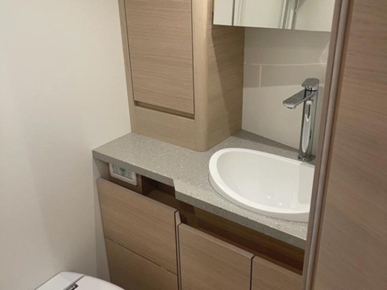 Hire Sailboat Solaris with a boat licence