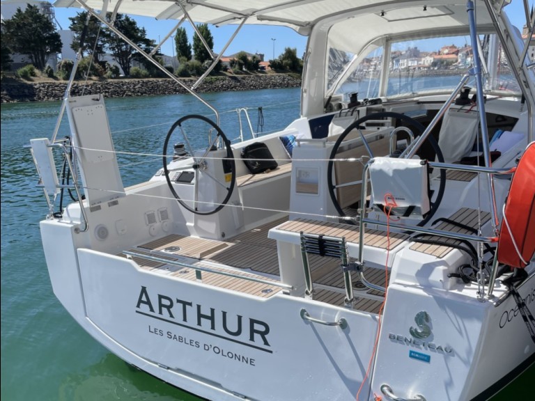 Hire Sailboat with or without skipper Bénéteau Port Olona