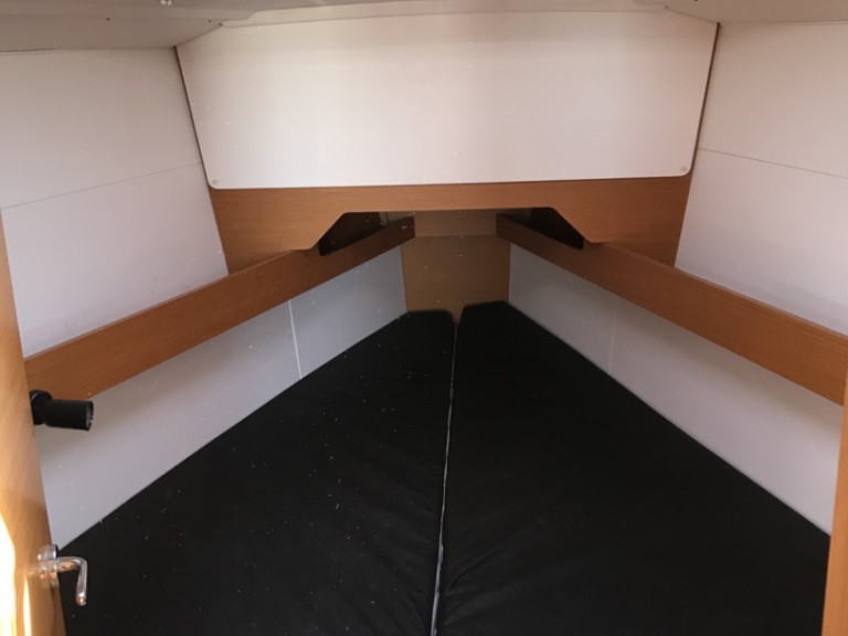 Yacht charter La Rochelle - Jeanneau Sun Odyssey 349 on SamBoat