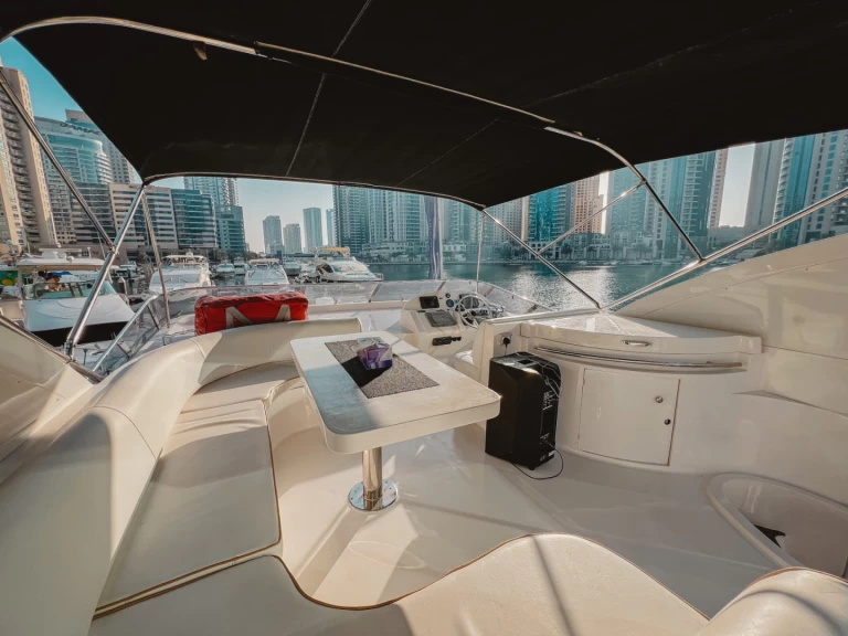 Charter a Majesty Yachts 59 in Dubai Marina on Samboat