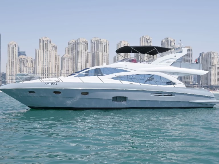 Charter a Majesty Yachts 59 in Dubai Marina on Samboat