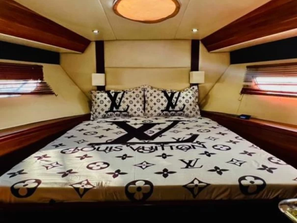 Hire a SUPER FLY 70 Dubai Marina