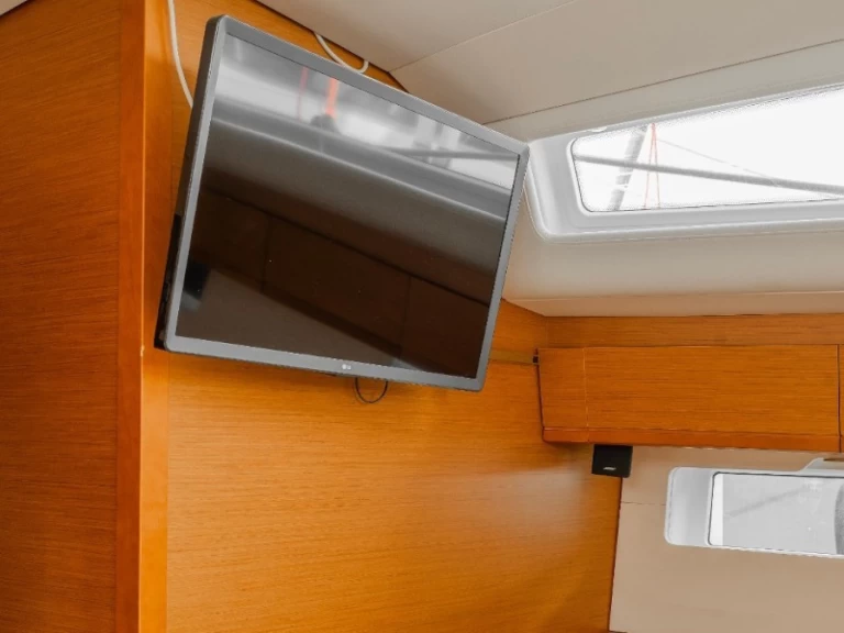 Hire Sailboat with or without skipper Jeanneau Alimos