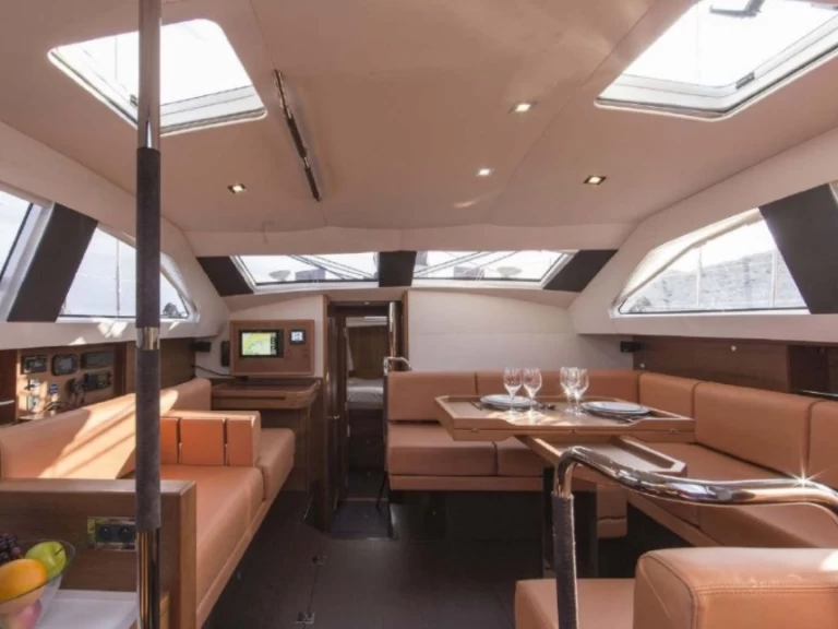 Sailboat to hire Préveza at the best price