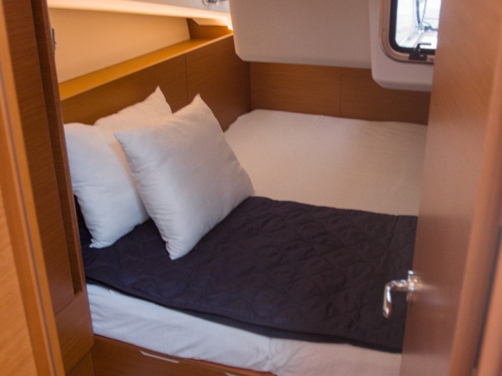 Sailboat hire in Volos - Jeanneau Sun Odyssey 440