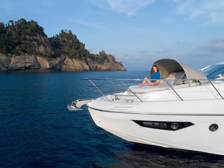 Luxury Yacht to hire Kaštela at the best price