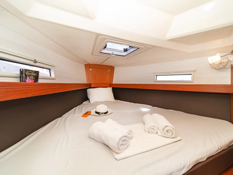 Yacht charter Rhodes (City) - Bavaria Cruiser 41 on SamBoat