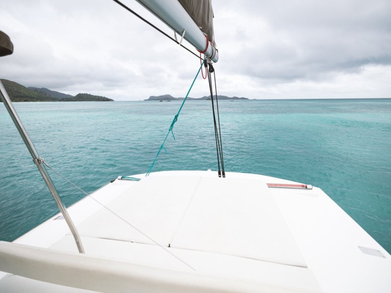 Catamaran to hire Eden Island at the best price