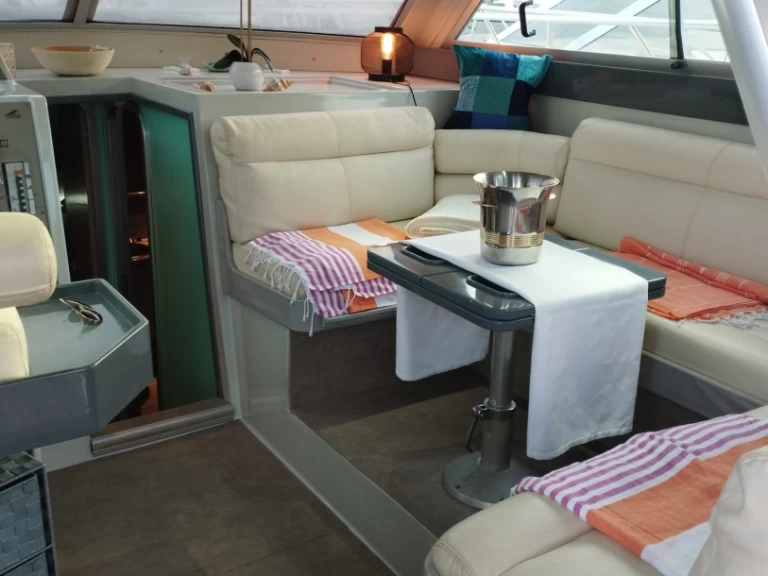 Hire a Ferretti 34 Cannes