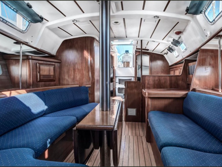 Charter a Bénéteau oceanis clipper 361 in Kallithea on Samboat