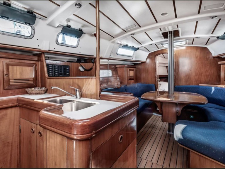 Hire Sailboat with or without skipper Bénéteau Kallithea